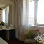 Starhotels Cristallo Palace Szálloda 4*