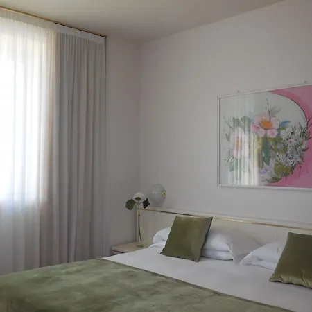 Starhotels Cristallo Palace Hotell 4*
