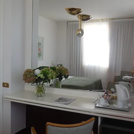 Hotel Starhotels Cristallo Palace 4*